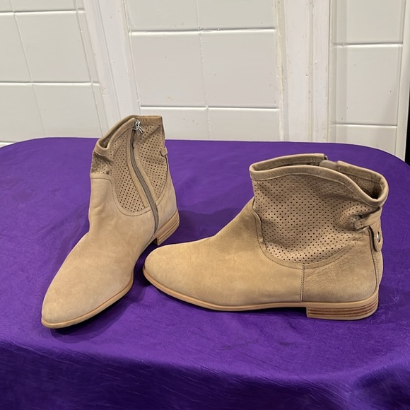 Women's Tan Ankle Boots Size 11 suede zipper size - Picture 3 of 4